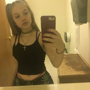 Meet your Posher, Alexis